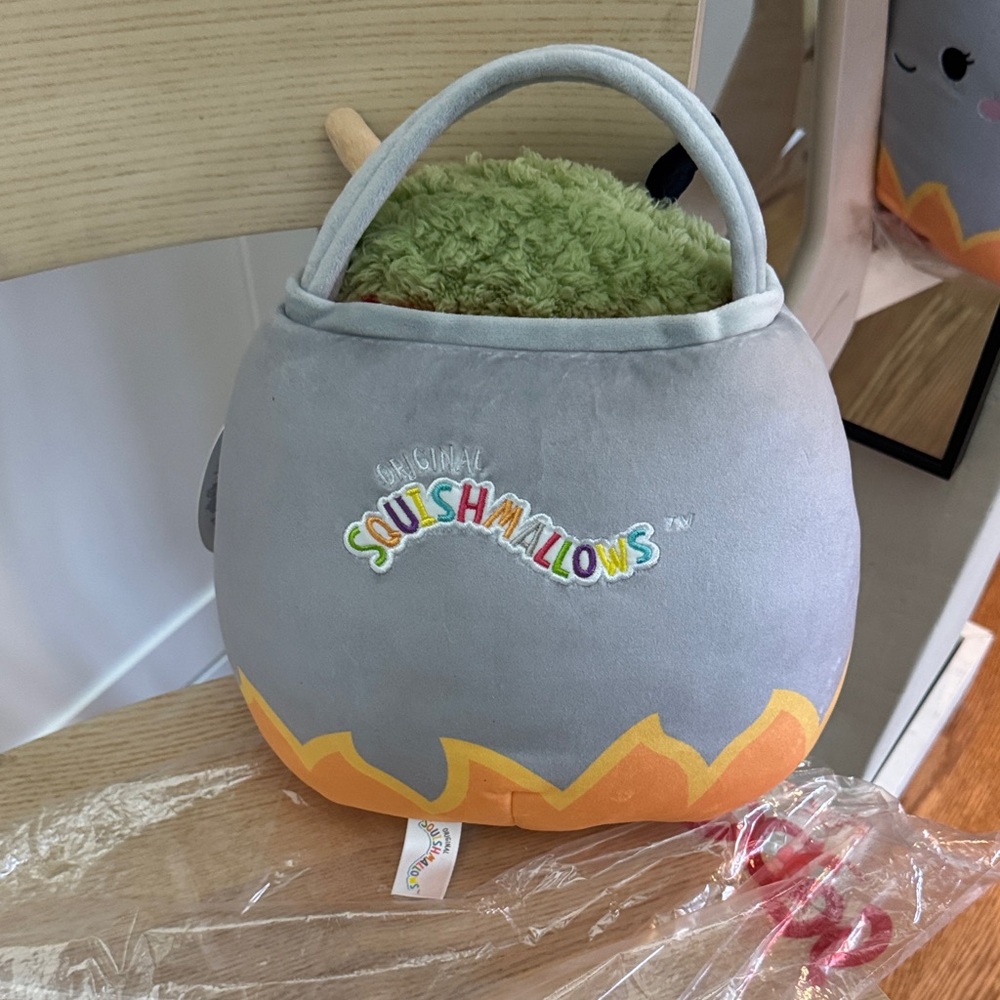 Squishmallows Gray and Orange Kids Bag - Picture 2 of 4